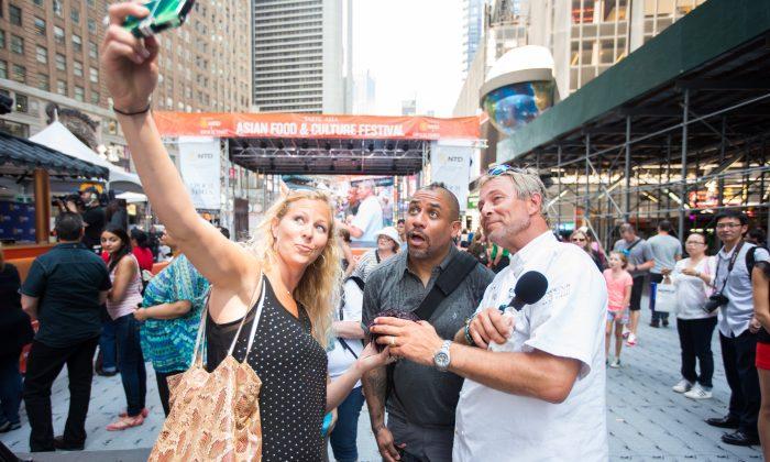 Unseen City: Enough With the Group Selfies