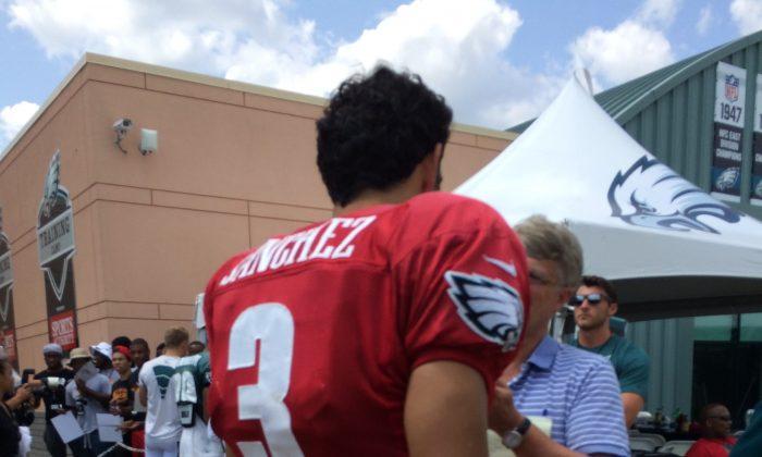 Chip Kelly And Nick Foles Impressed With Sanchez At Camp