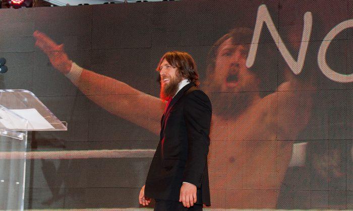 Daniel Bryan Injury Update: WWE Wrestler Might Not be Back Until 2015