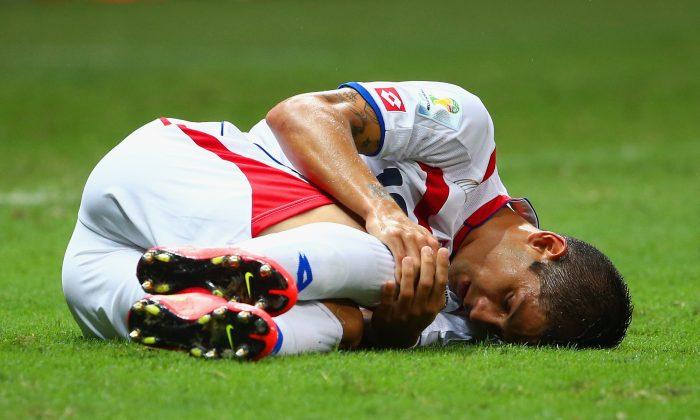 Cristian Gamboa Injury Today: Costa Rica Defender Gets Hurt Against Netherlands