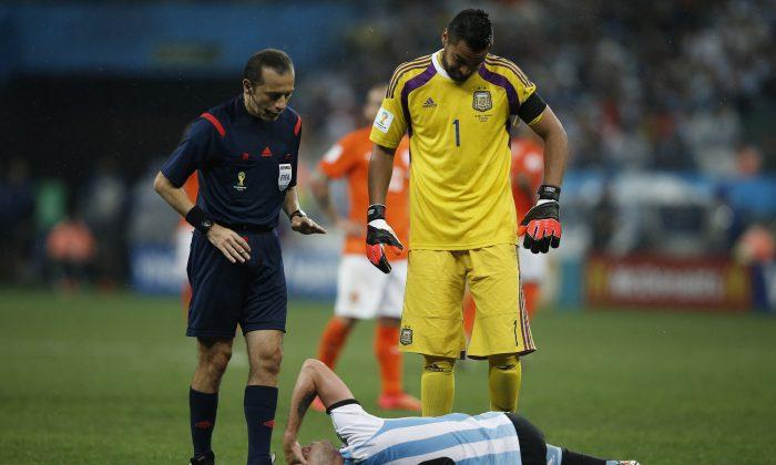 Lucas Biglia Injury: Argentina Midfielder Hurt Arm Against Netherlands Today (+Photos)