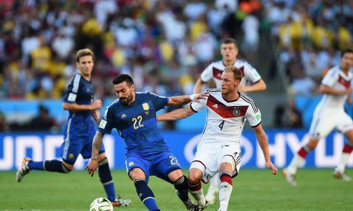 World Cup Rigged, Fixed? Germany-Argentina FIFA Match-Fixing Jokes Rampant on Twitter; 2 Refs Called into Question