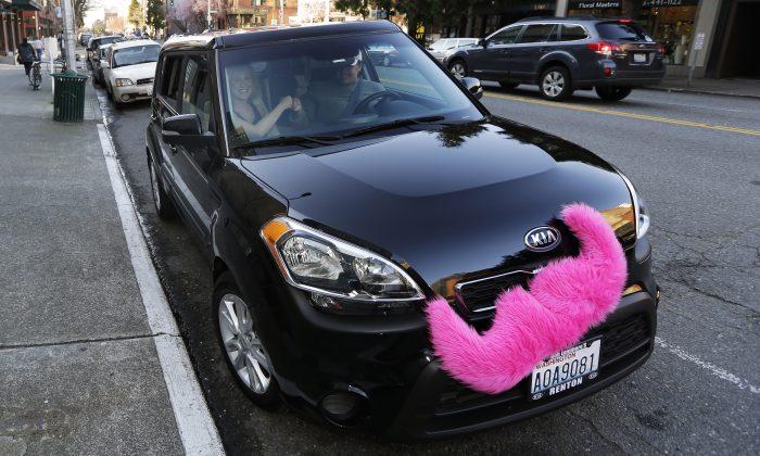 Lyft on Collision Course with City, State Agencies