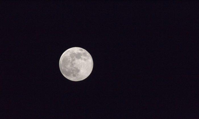 Supermoon 2014 Dates, Times: Three More Supermoons This Year, And One this Weekend
