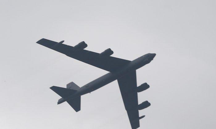 US B-52 Bombers Land in Persian Gulf Amid Iran Threat