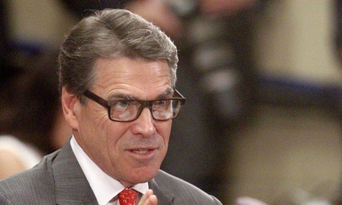 Perry, House Members Blast Obama Over Border Crisis