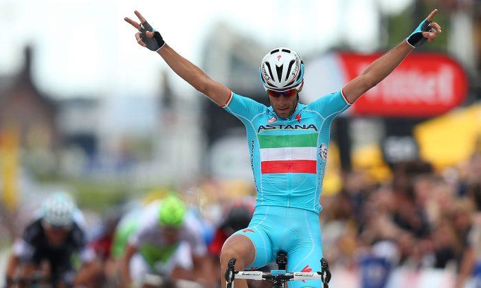 Nibali Seizes Yellow in Tour de France Stage Two