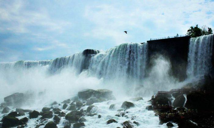 What Makes Niagara Falls the World’s Top Tourist Attraction?