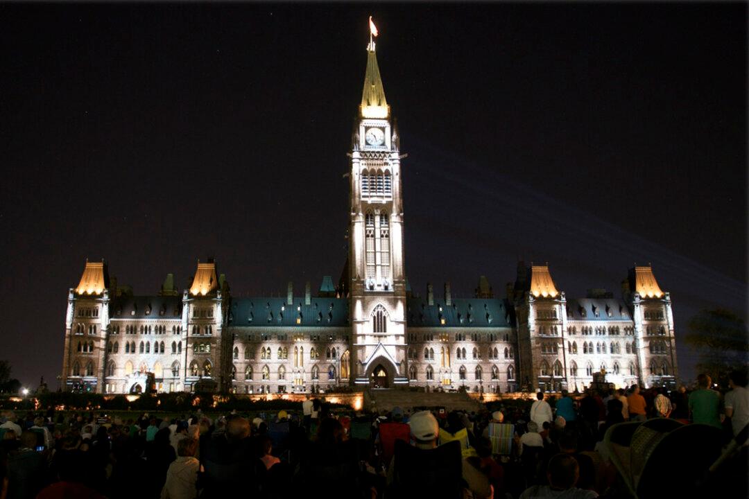 Canada’s Parliament Turns Into Massive Light and Sound Show (+Video)