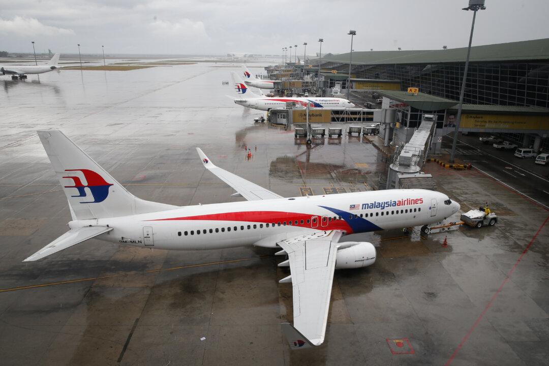 Malaysia Airlines Flight 370: Missing Plane Hijacked by Three Russians, Claims Author