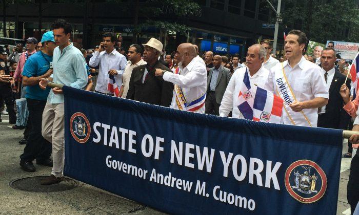 NY Gov. Andrew Cuomo Avoids Reporters’ Questions About Moreland at Dominican Day Parade
