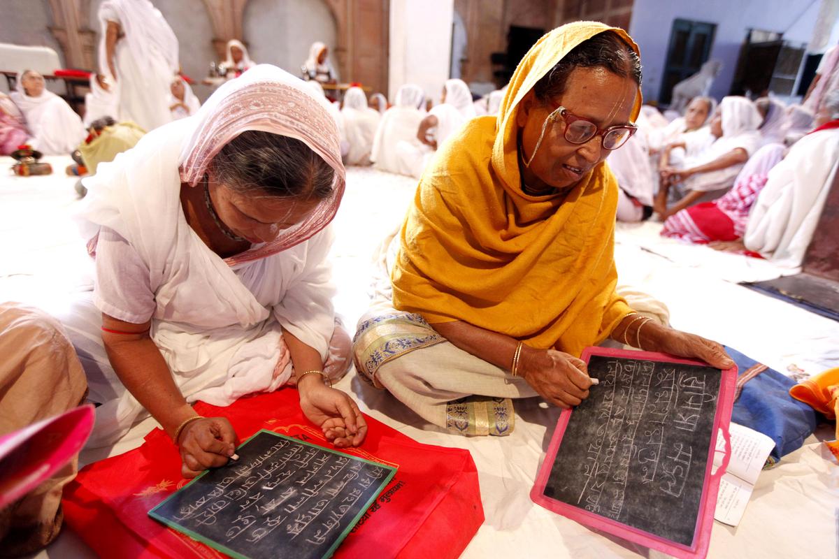 Widows in India’s Religious Cities Live to Die