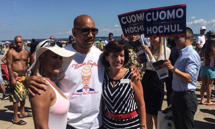 Hochul Affirms Her Supporting Role in Cuomo Administration 