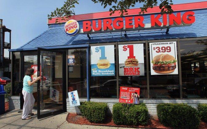 Video: Prankster Convinces Burger King Employees to Smash All Windows