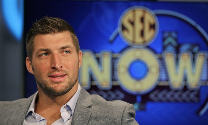 Tim Tebow Arrested For Soliciting? That’s a Hoax