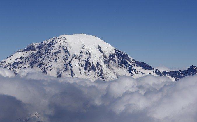 Mount Rainier Volcano Eruption Discussed in Article About Iceland Volcanoes