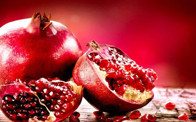 5 Recipes That Will Make Pomegranate Your Favorite Fruit