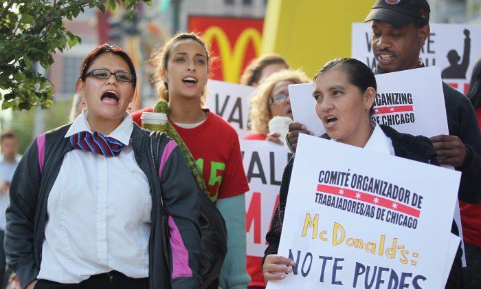 New York Fast Food Workers Eye Path to Higher Pay