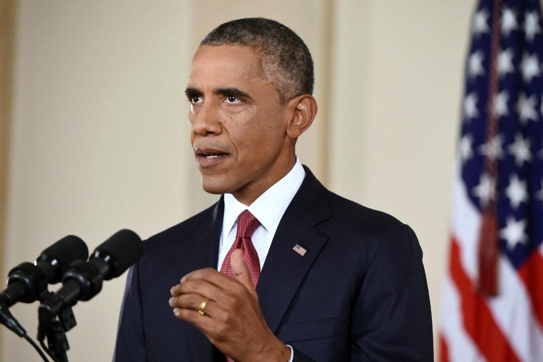 Obama ‘To Visit Mosque, Host Muslim Leaders on 9/11’ is Fake; President at Mosque Article is Satire