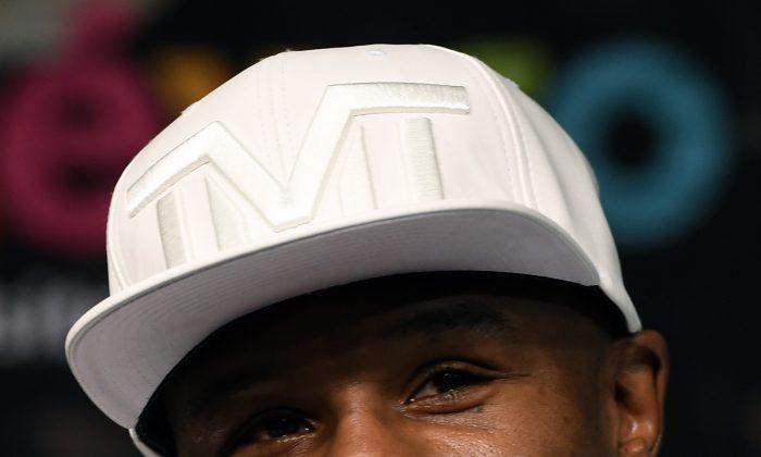 Floyd Mayweather Says Justin Bieber Could be a Boxing Pro: ‘He’s a True Champion’