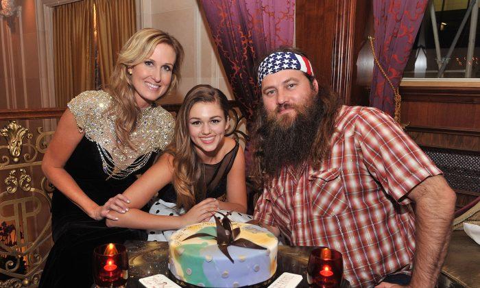 Sadie Robertson, Duck Dynasty: Age, Pictures, Partner, Facts for Dancing With the Stars Contestant