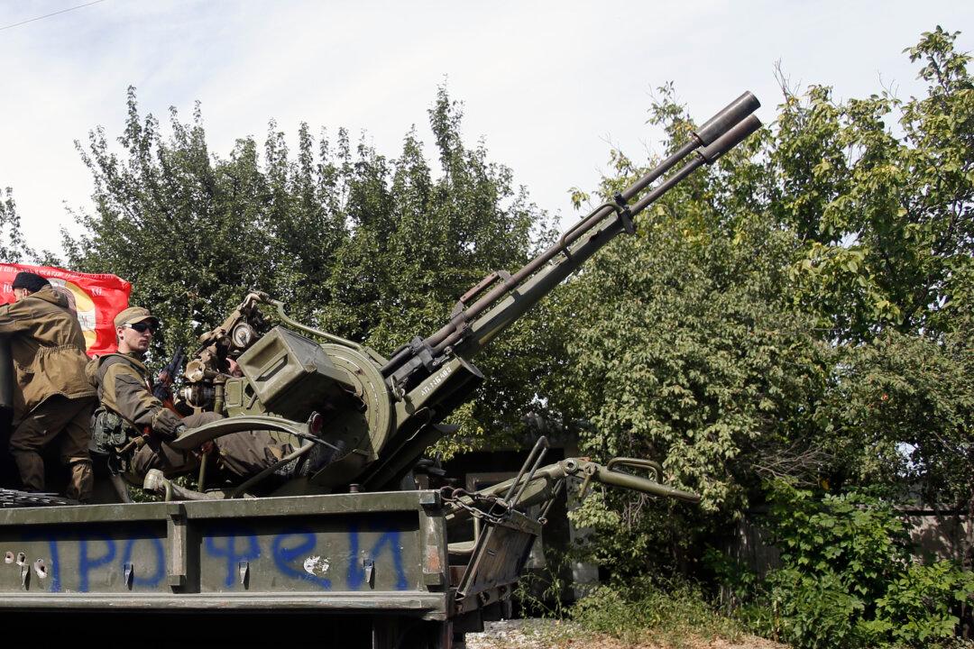 World War 3? NATO Chief Says Threats from Russia, Islamic State