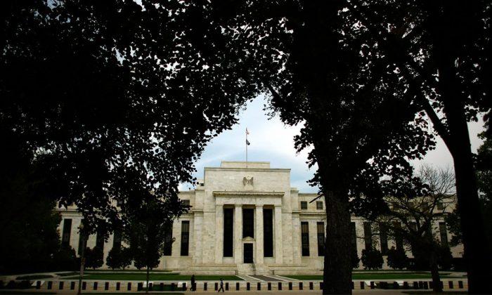 Fed Keeps Rates Low as Economy Still Needs Time to Heal