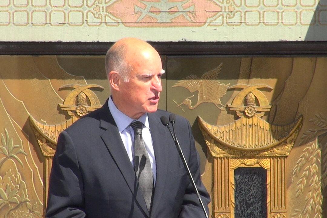 California Gov. Goes to Hollywood to Sign Tax Credit Bill