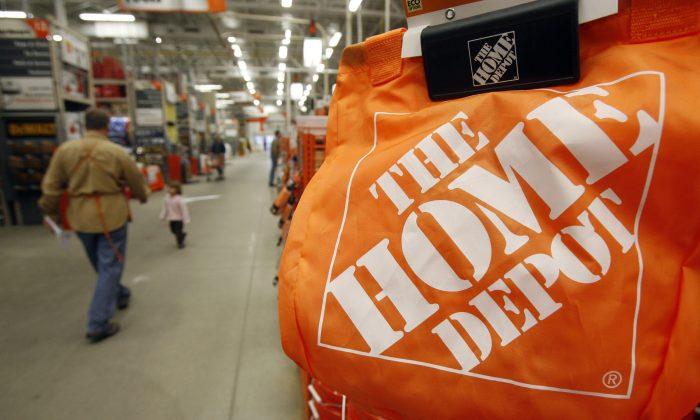 Fla. Woman Dies From Stabbing Outside Home Depot