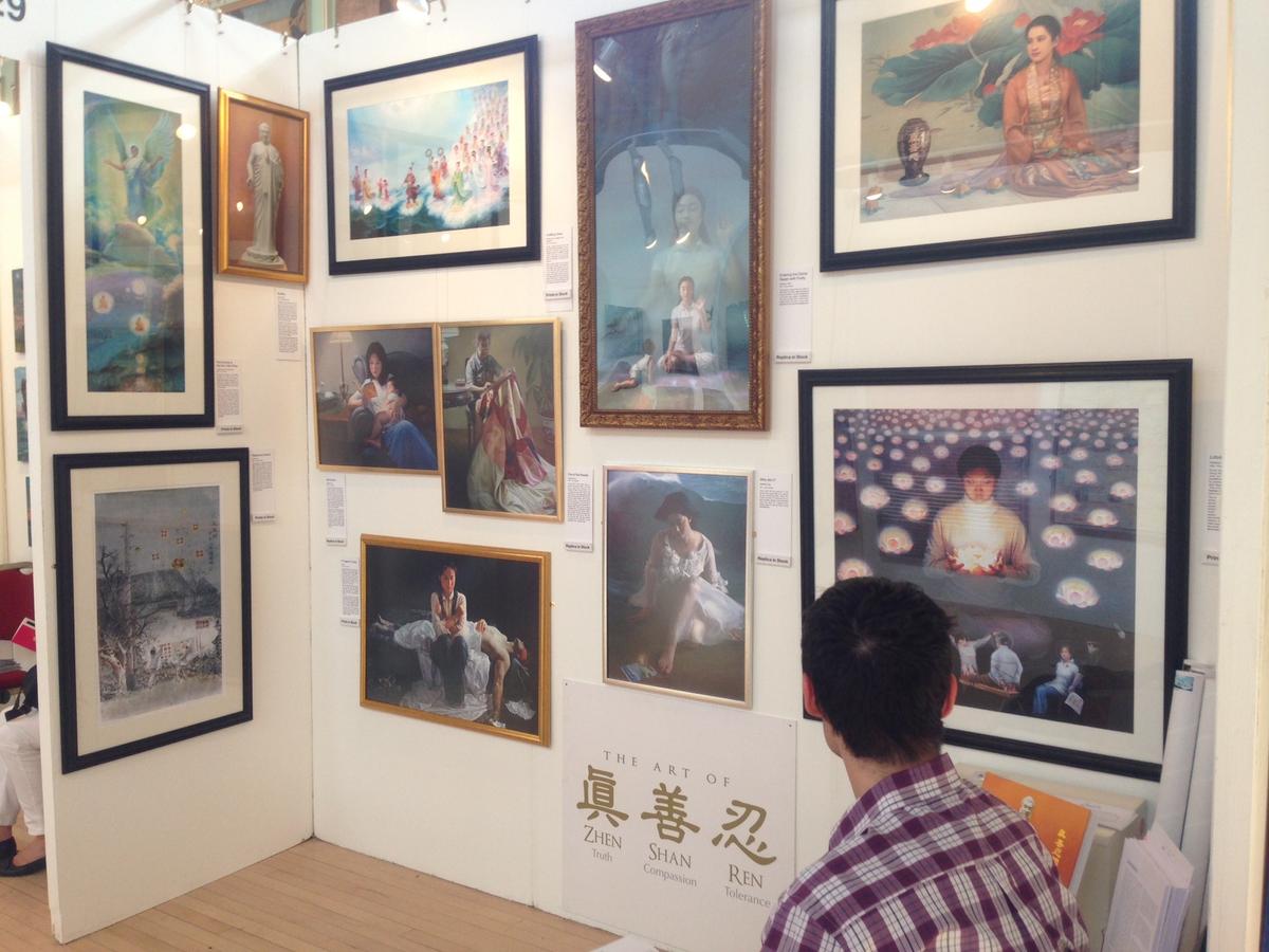 Small-scale but Shining, Beauty Still Attracts