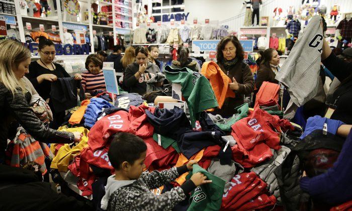 Year-End Holiday Sales Highest Expected in 3 Years