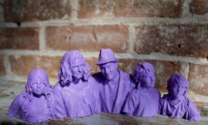 The New Family Portrait? 3D-Printed Statue Selfies