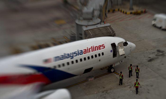 Missing Flight 370: Father, Son Searching for Malaysia Airlines Plane