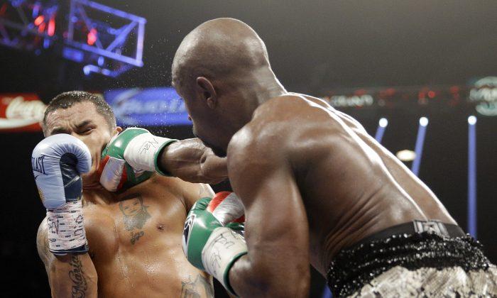 Floyd Mayweather Next Fight: Wants Amir Khan as Opposed to Manny Pacquiao