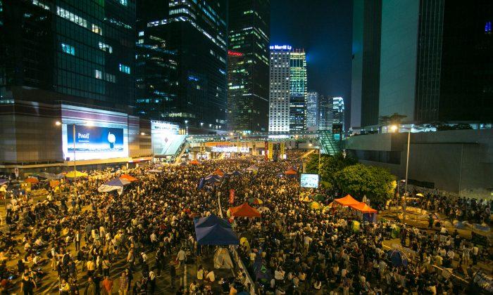 Hong Kong Students Ask Xi Jinping to Dismiss City’s Chief Executive