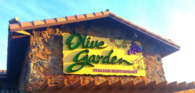 This Guy Is Documenting His Daily All-You-Can-Eat Olive Garden Escapades