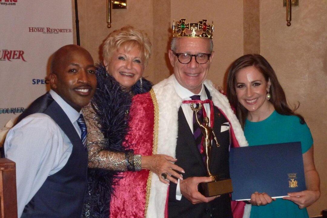 Touro College’s Dennis Weinstein Recognized at ‘Kings of Queens’ Ceremony