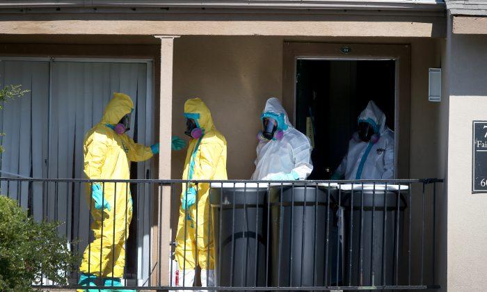 Complications Emerge as U.S. Deals With Ebola
