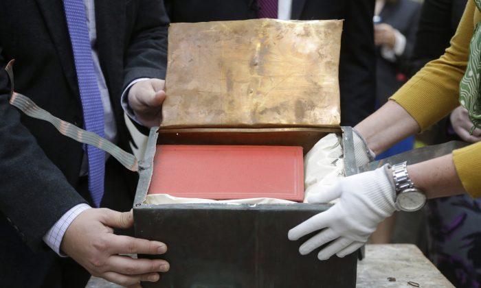 113-Year-Old Time Capsule Opened in Boston (+Videos About 3 Other Capsules)