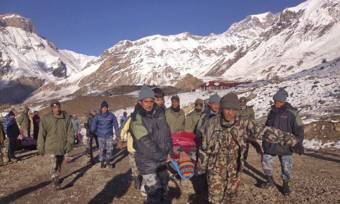 Nepal Avalanche, Blizzard Death Toll Rises to 38; 300 Rescued