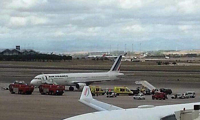 Spain Tests 4 With Fever for Ebola, Isolates Air France Jet