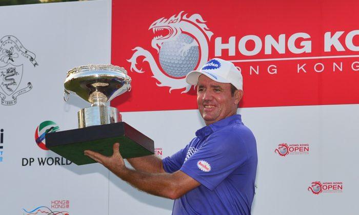 Scott Hend Wins Hong Kong Open Beating Angelo Que at the 1st Play-off Hole