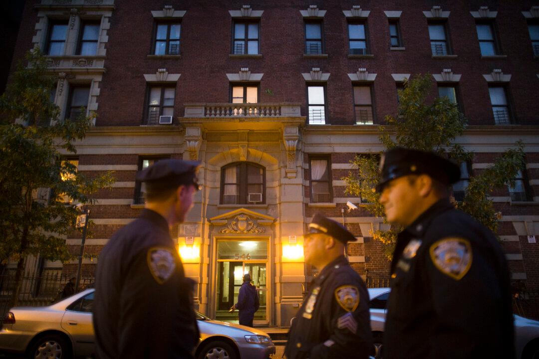 Ebola Bowling Jokes ‘Ebowling’ and ‘Ebowla’ Viral on Twitter After NYC Case Confirmed