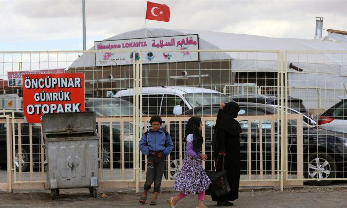 Smugglers Offer $20 Passage From Turkey to Syria