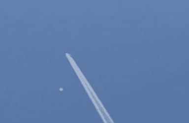 Is This a UFO Next to Airplane Over Los Angeles? (Video)