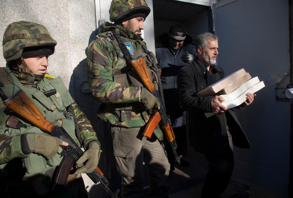 Ukraine Pauses Before Decisive Vote