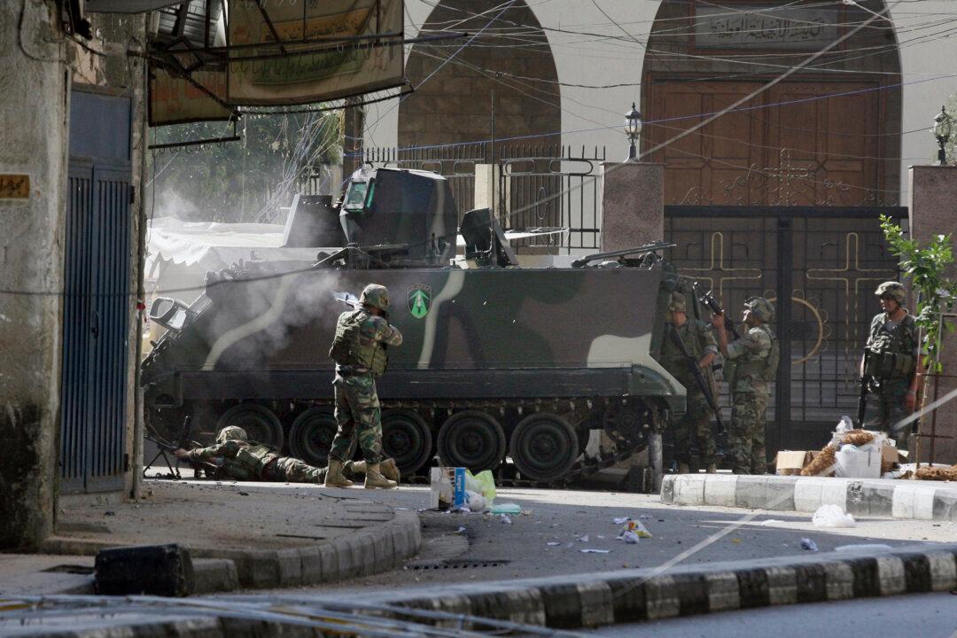 Lebanese Army Clashes With Islamist Militants, 5 Killed