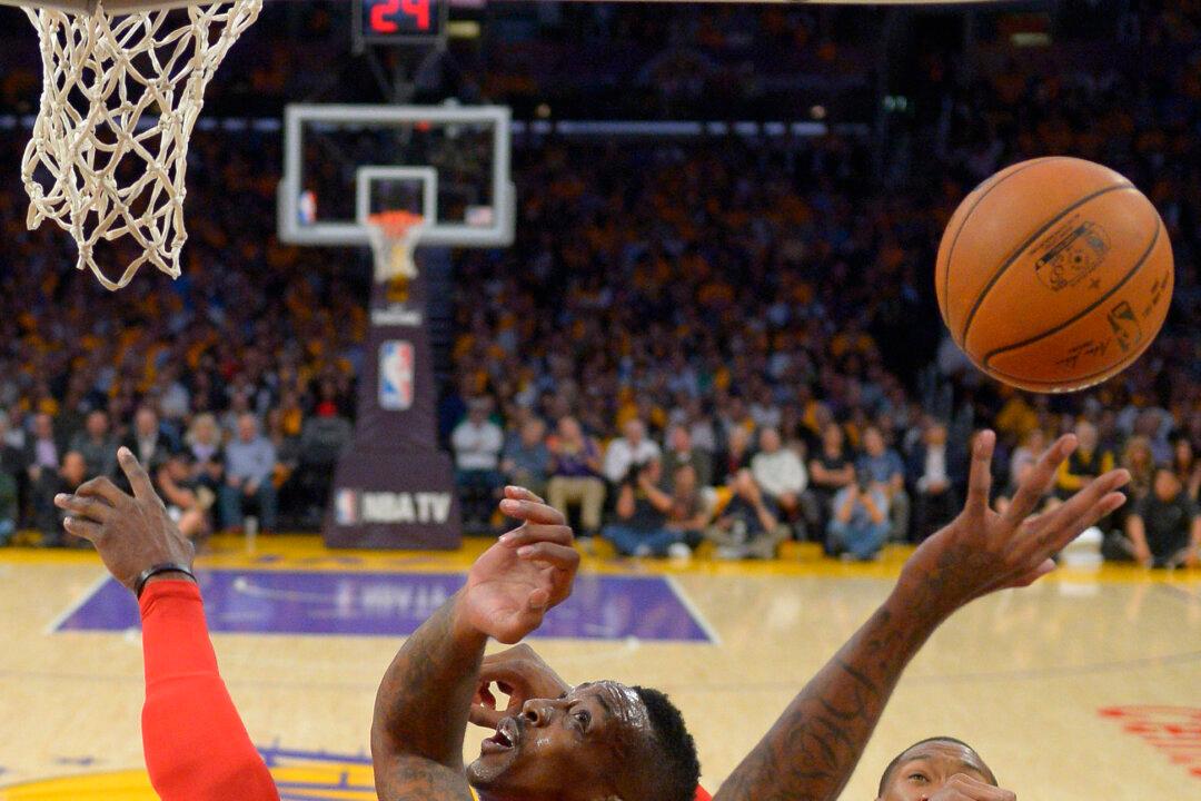 NBA Opening Night Recap; Anthony Davis, Kobe and Dwight Fight?