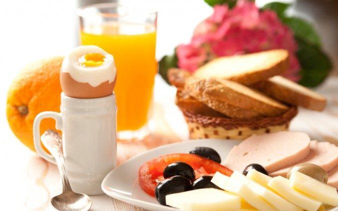 New Research Shows a High Protein Breakfast Dramatically Reduces Cravings for Sugar and High Fat Foods