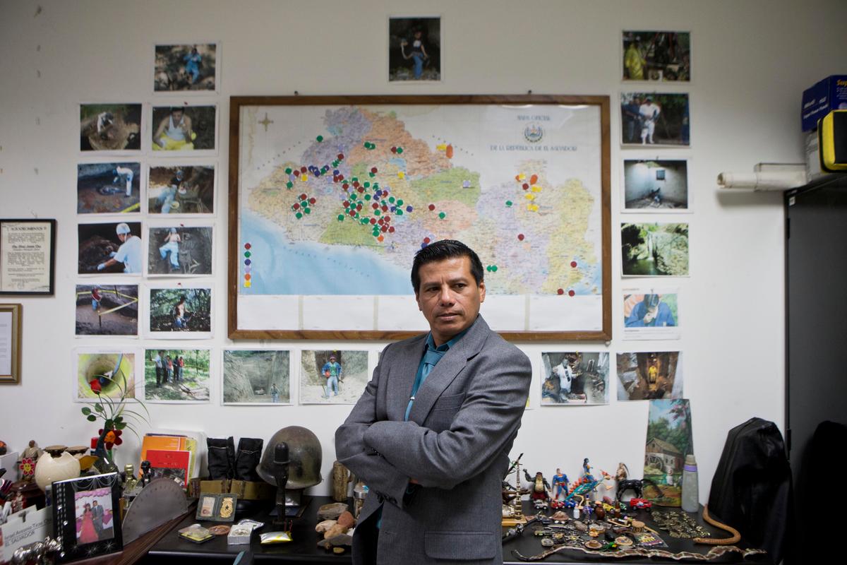 El Salvador Investigator Won’t Let Civil War, Street Gangs’ Victims Be Forgotten